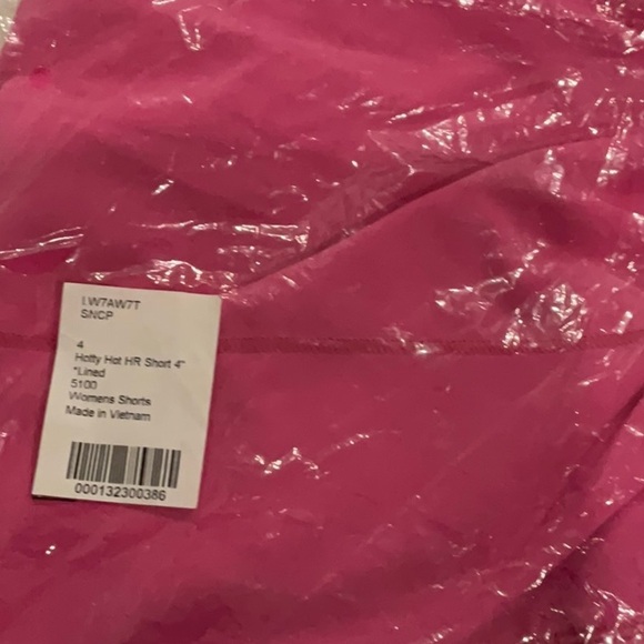 C - Lululemon Hotty Hot High-Rise Short 4"
Sonic Pink - Picture 5 of 5